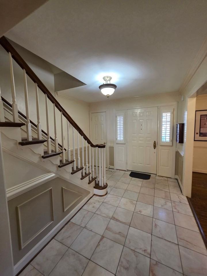 313 Raleigh Ave - Photo 3 of 40