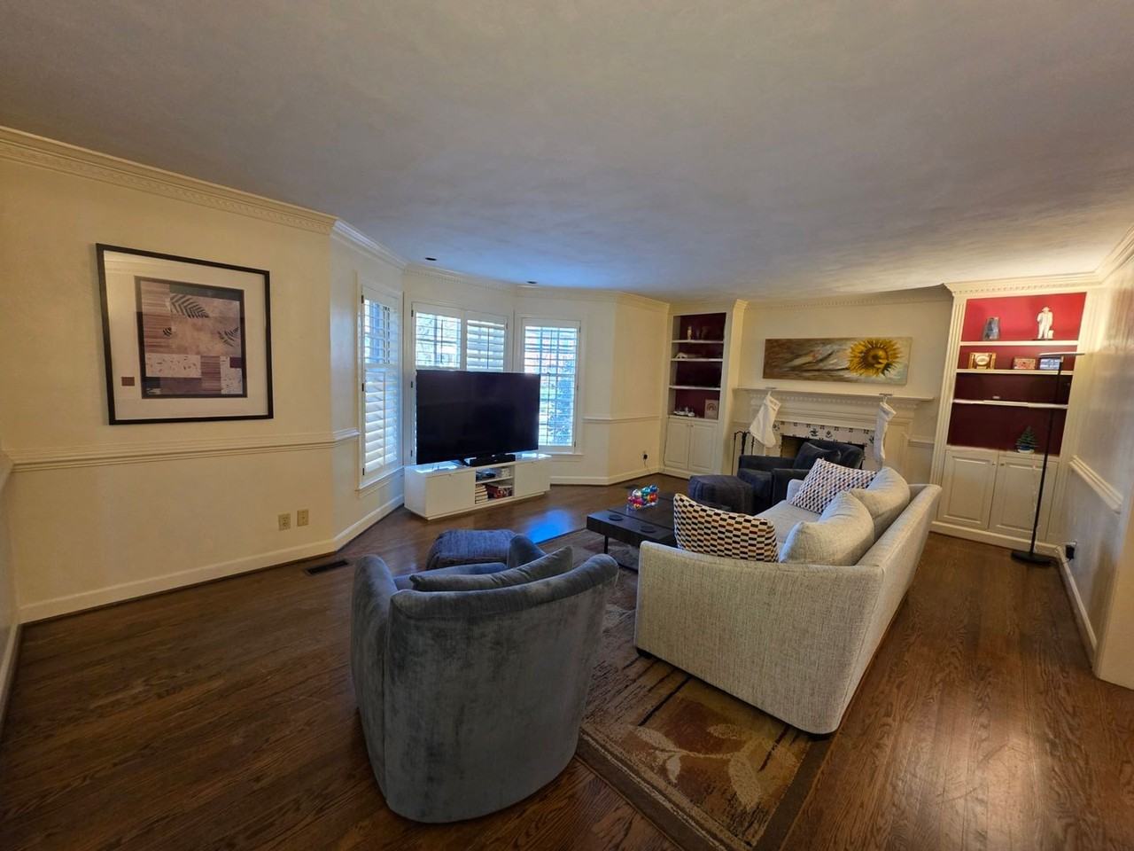 313 Raleigh Ave - Photo 4 of 40