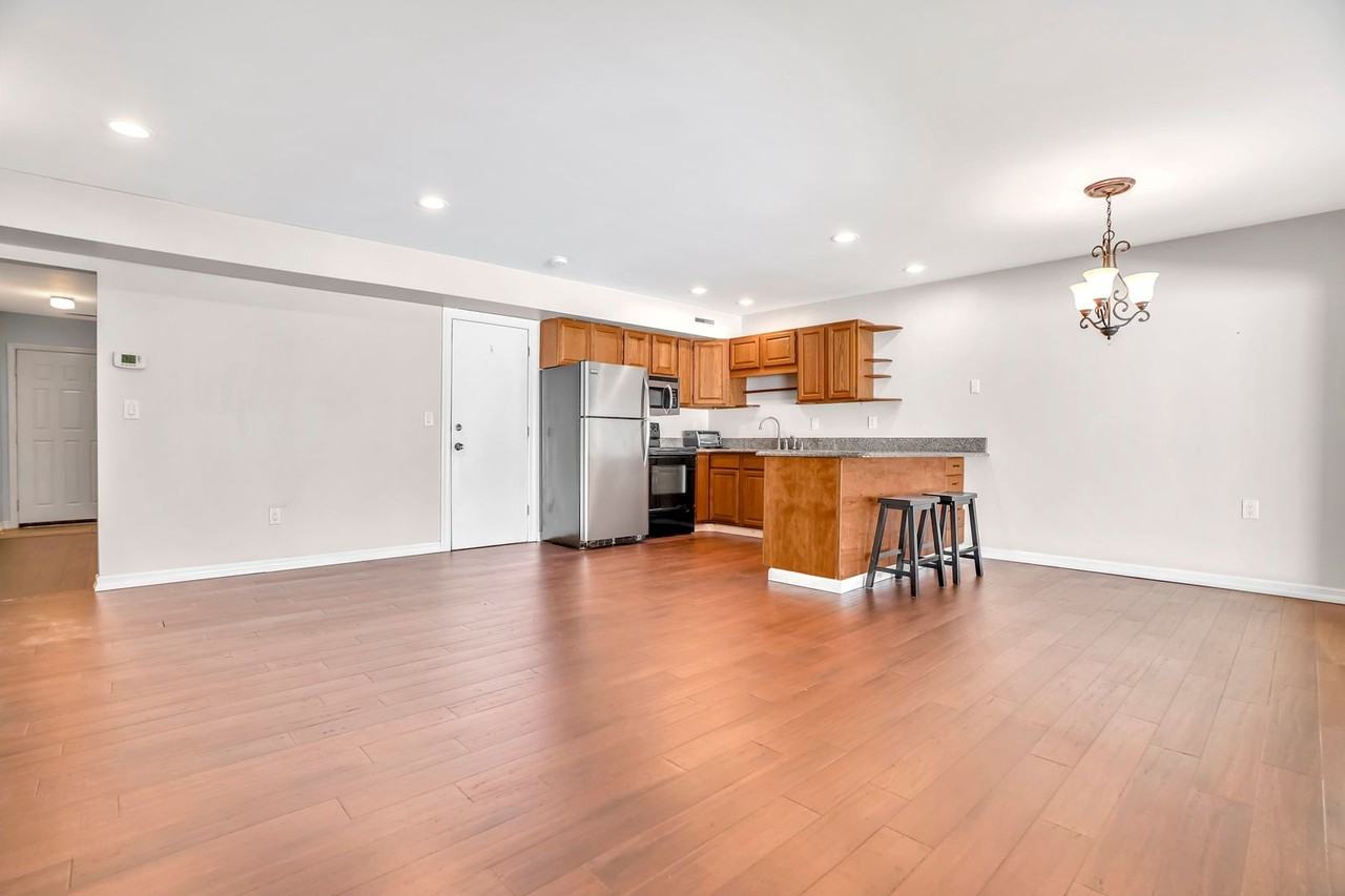 2219 North Ave #15 - Photo 2 of 14