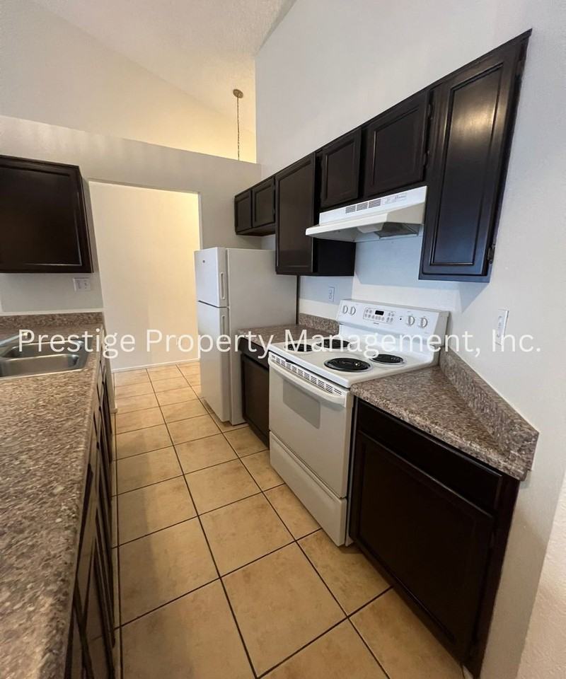 3030 W Via Principia - Photo 7 of 22