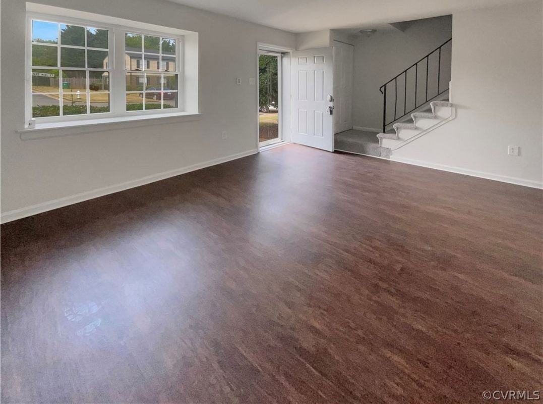 3238 Hunters Mill Ct - Photo 3 of 10