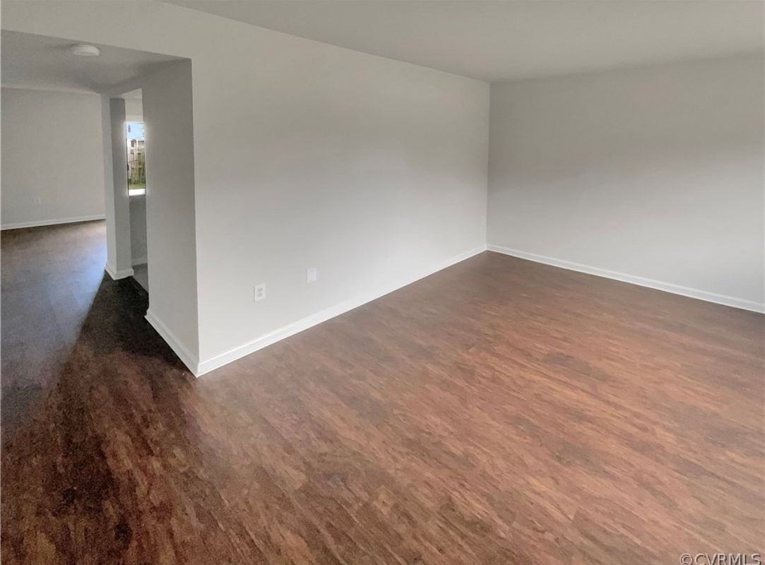 3238 Hunters Mill Ct - Photo 4 of 10