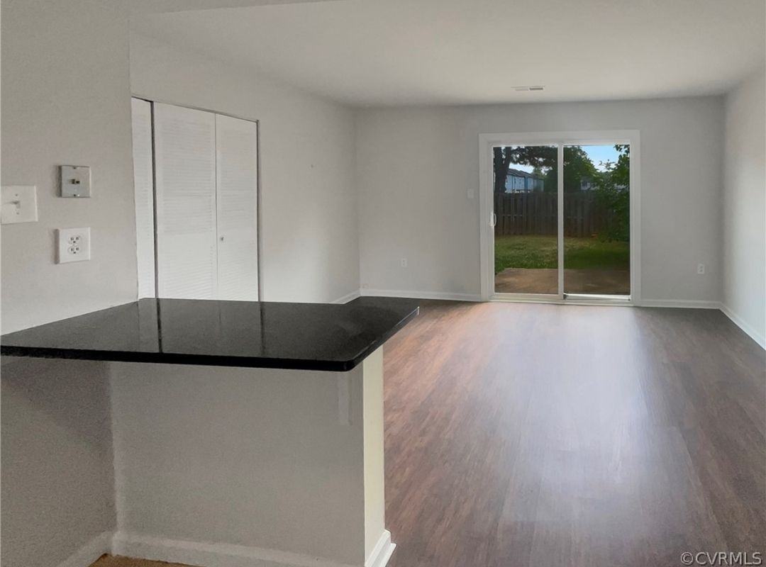 3238 Hunters Mill Ct - Photo 6 of 10