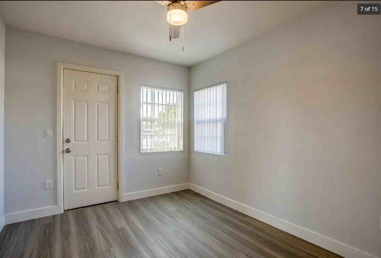 849 W. 11th Street - Photo 3 of 20