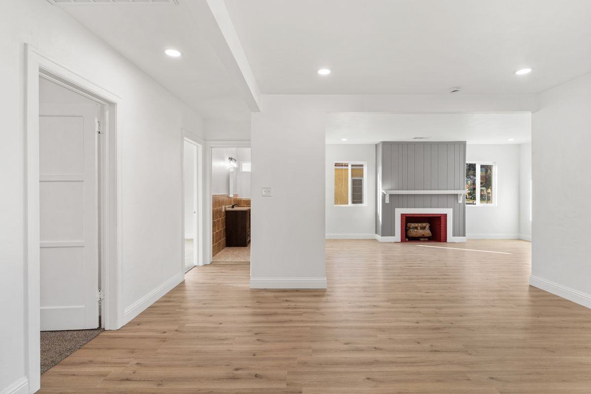 301 10th St - Photo 5 of 19