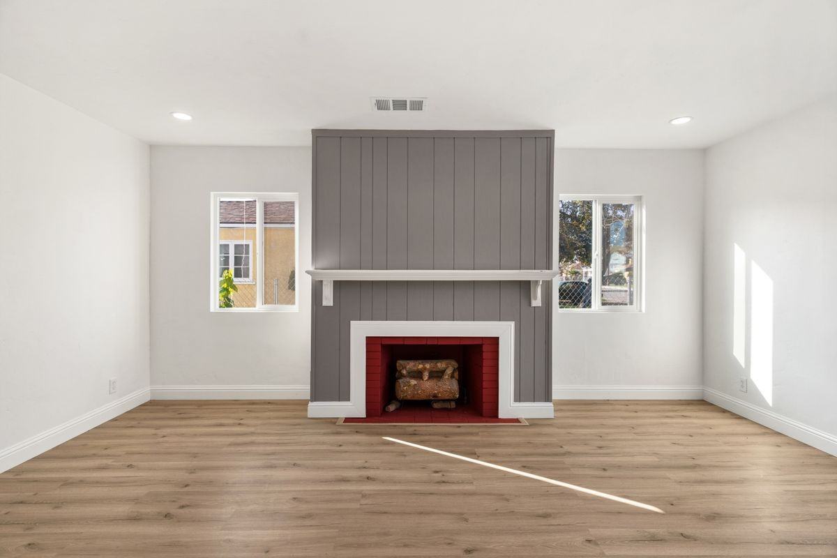 301 10th St - Photo 6 of 19