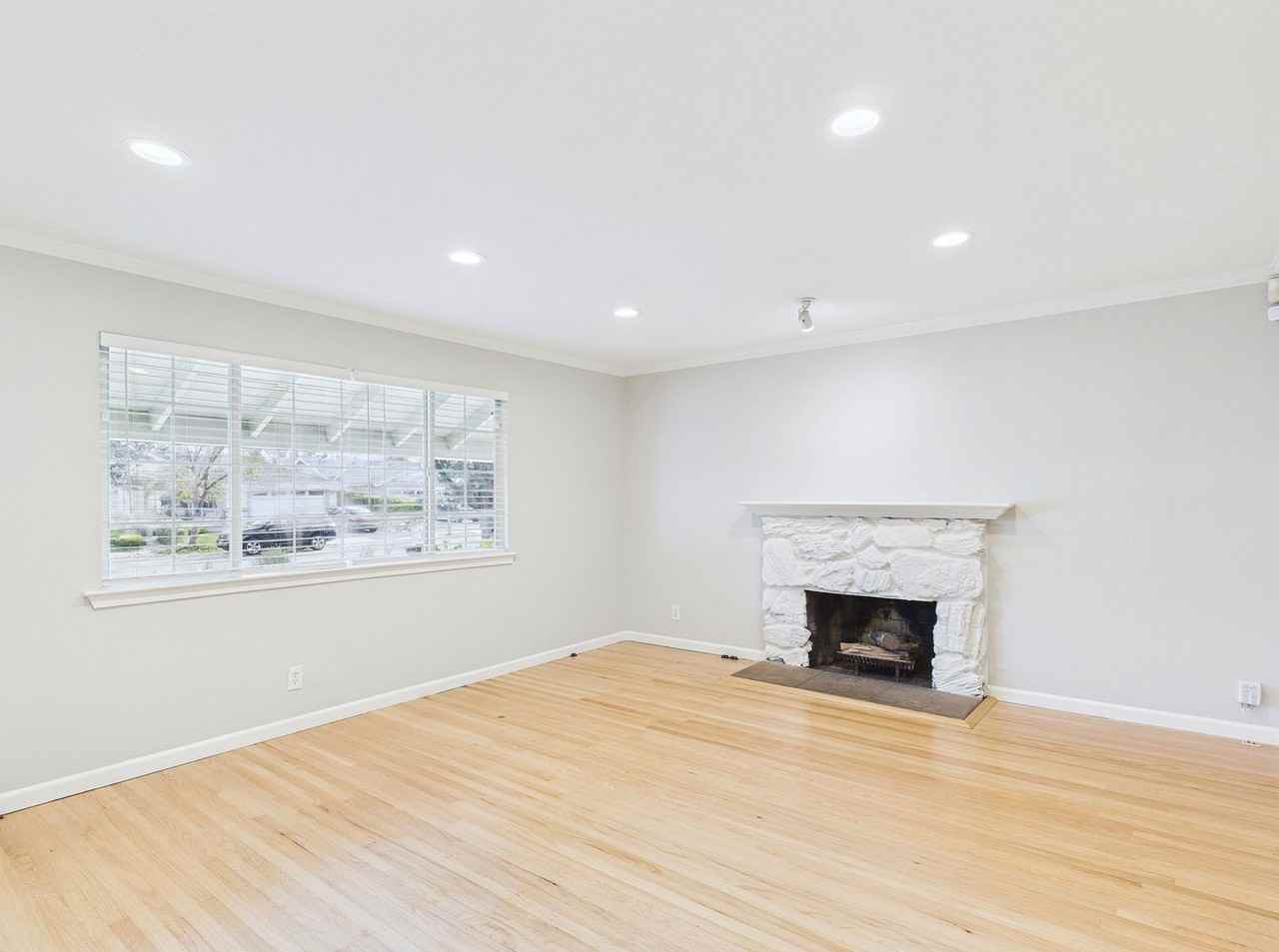 1305 Antwerp Ln - Photo 4 of 32