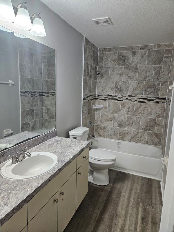 3019 E Comanche Ave - Photo 3 of 3