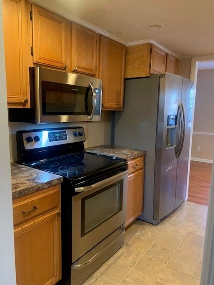 3004 Overton Dr #C - Photo 4 of 15