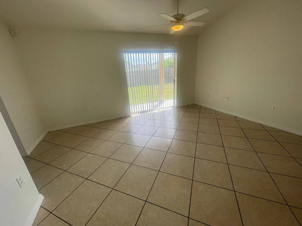 24 Sawfish Ct - Photo 3 of 26