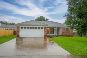 featured image of 29 Azalea Dr