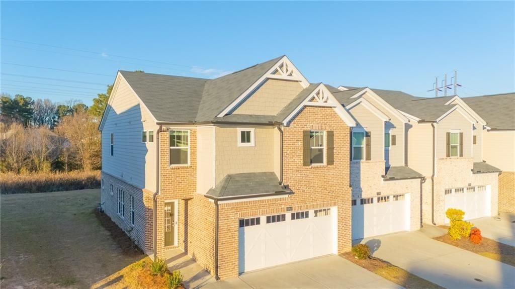 1060 Sunny Lake Dr - Photo 3 of 42