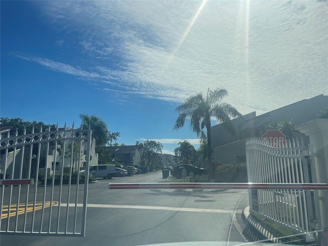 6548 Racquet Club Dr - Photo 5 of 5