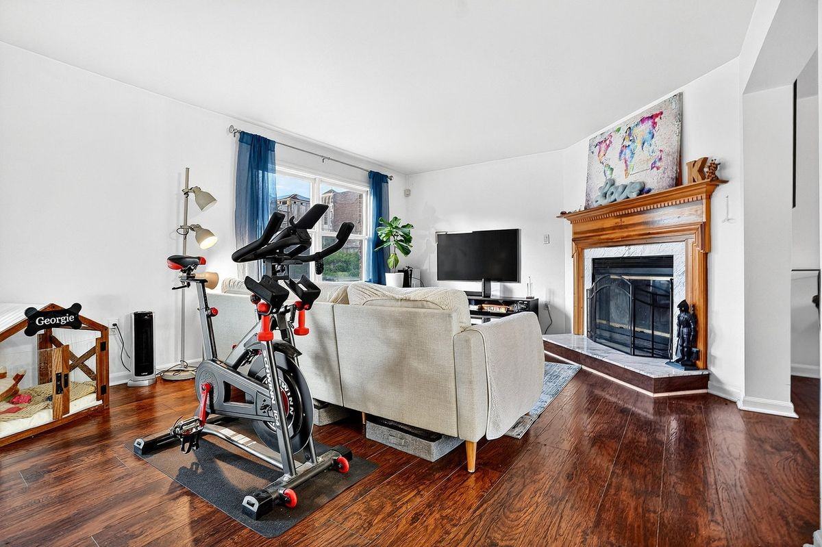 121 Arlington St - Photo 5 of 8