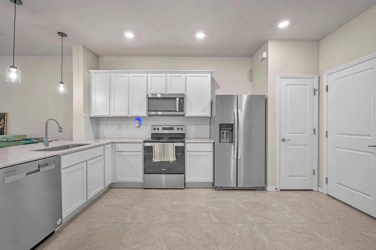 4777 Sparkling Shell Ave - Photo 2 of 3