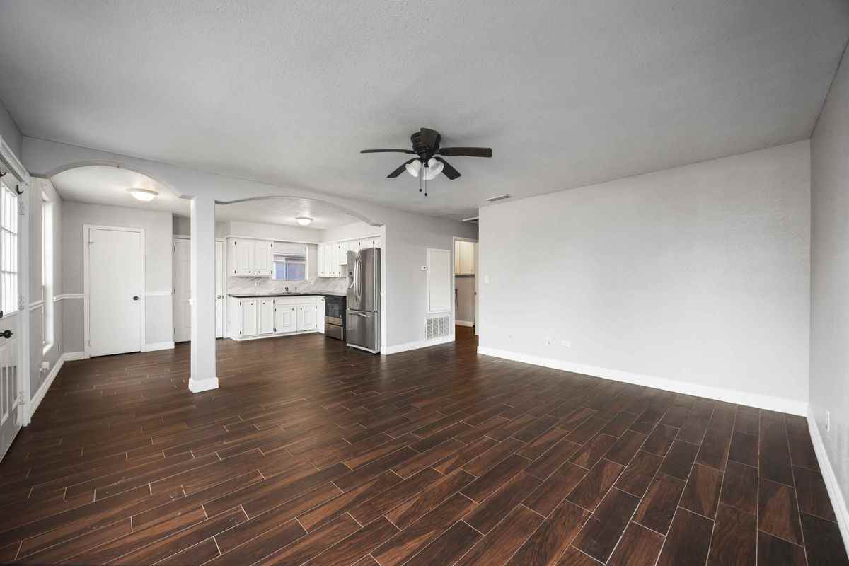 4914 27th St - Photo 5 of 21