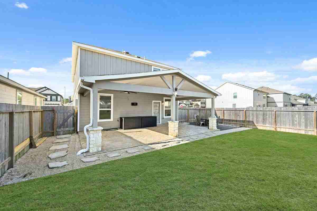 23442 Wrexham St - Photo 3 of 4