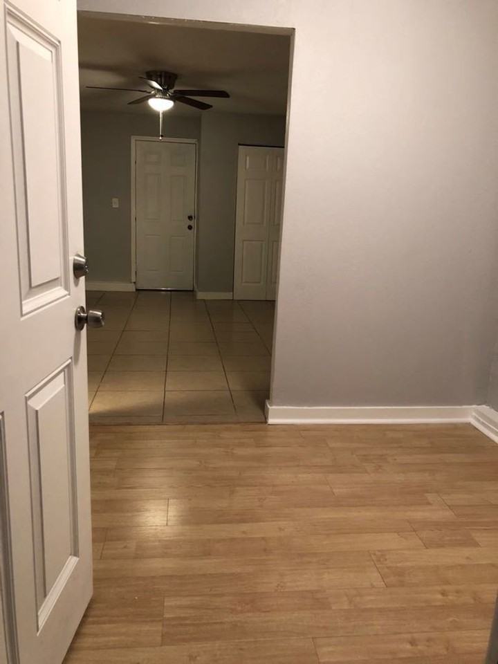 355 Weathersfield Ave - Photo 6 of 16