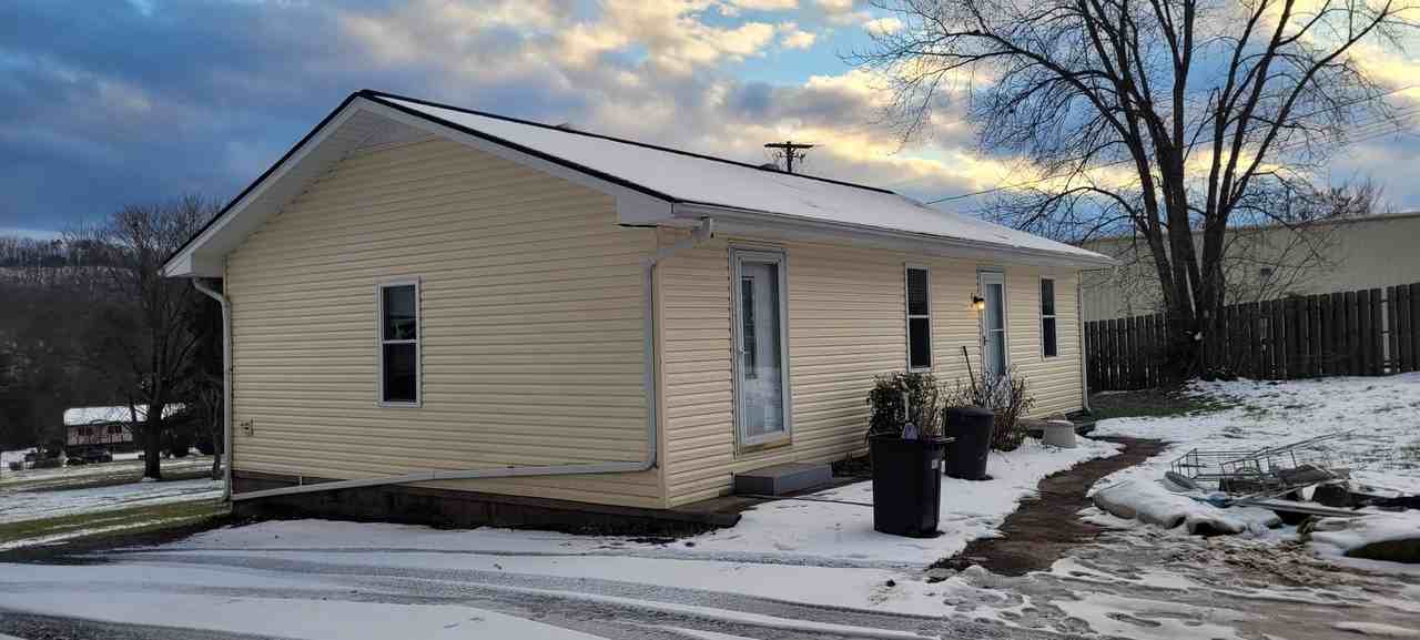 7205 Highway 11w - Photo 2 of 10