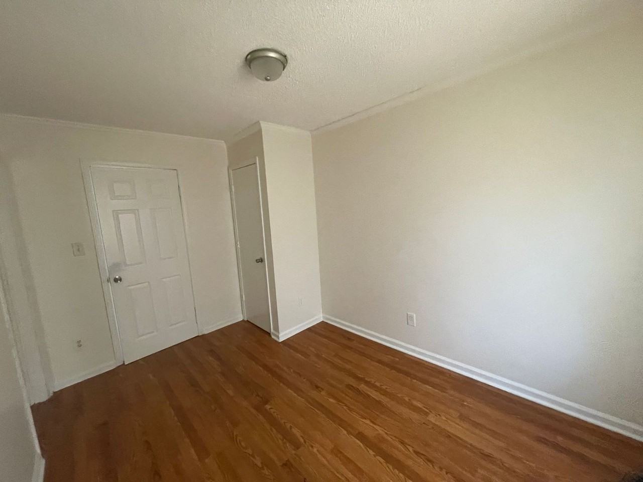 402 S 10th St - Photo 5 of 10