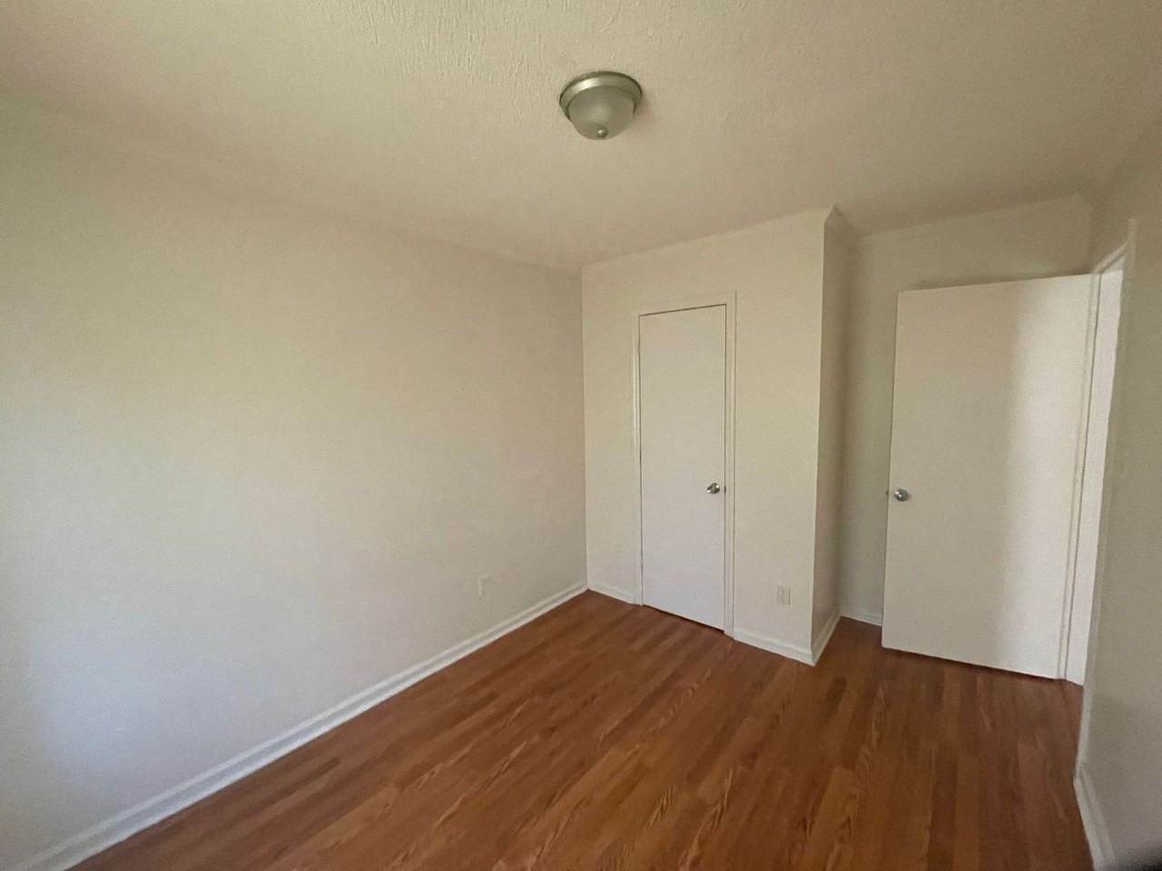 402 S 10th St - Photo 7 of 10