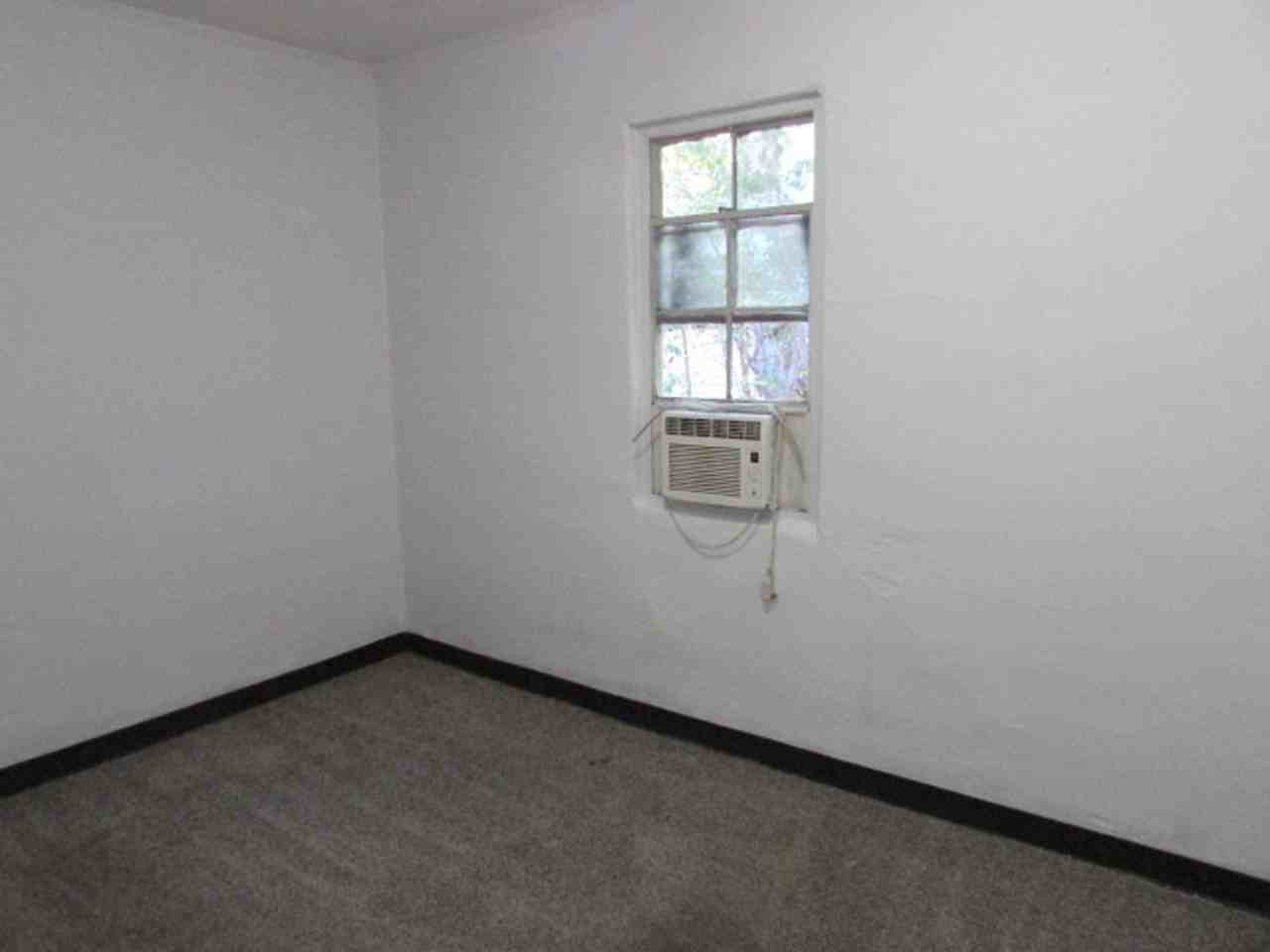 28 Burgess Ct - Photo 4 of 7