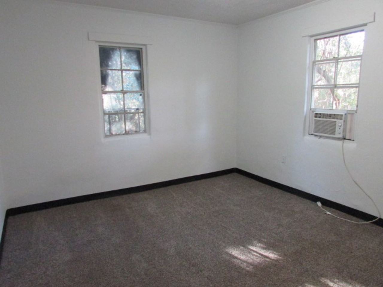 28 Burgess Ct - Photo 5 of 7