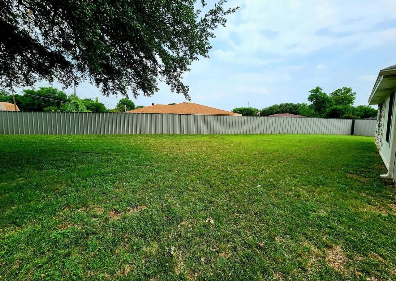 402 Highridge Cv - Photo 6 of 18