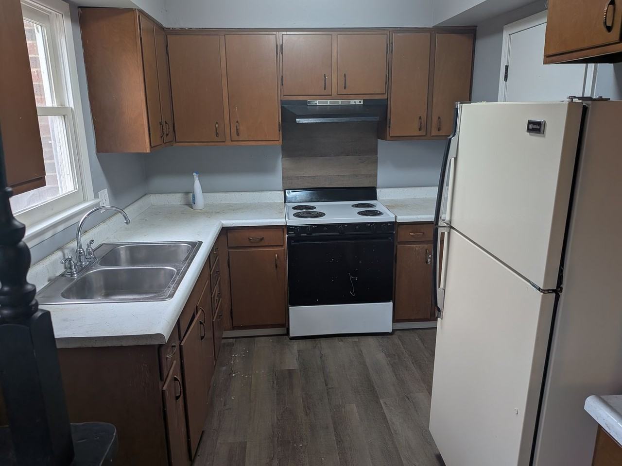 424 Jones St - Photo 2 of 9