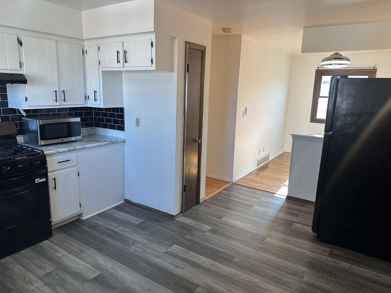 4356-4358 S. Iowa Ave - Photo 3 of 20