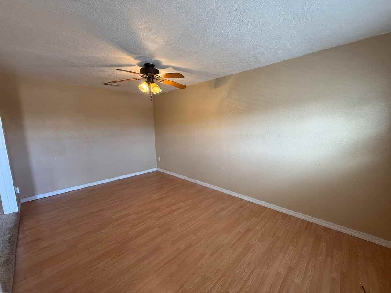 232 Lincoln Ave - Photo 5 of 19