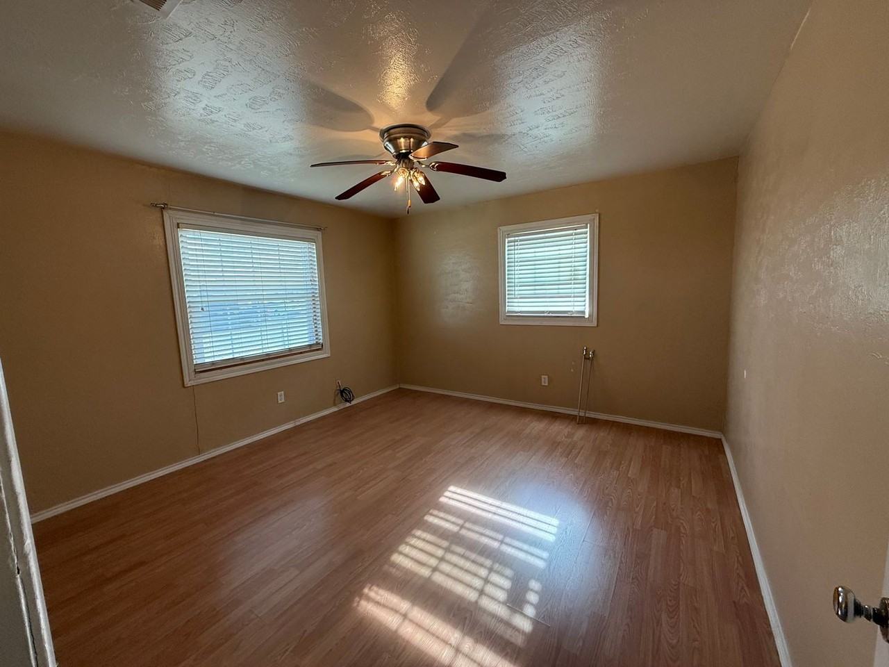 232 Lincoln Ave - Photo 7 of 19