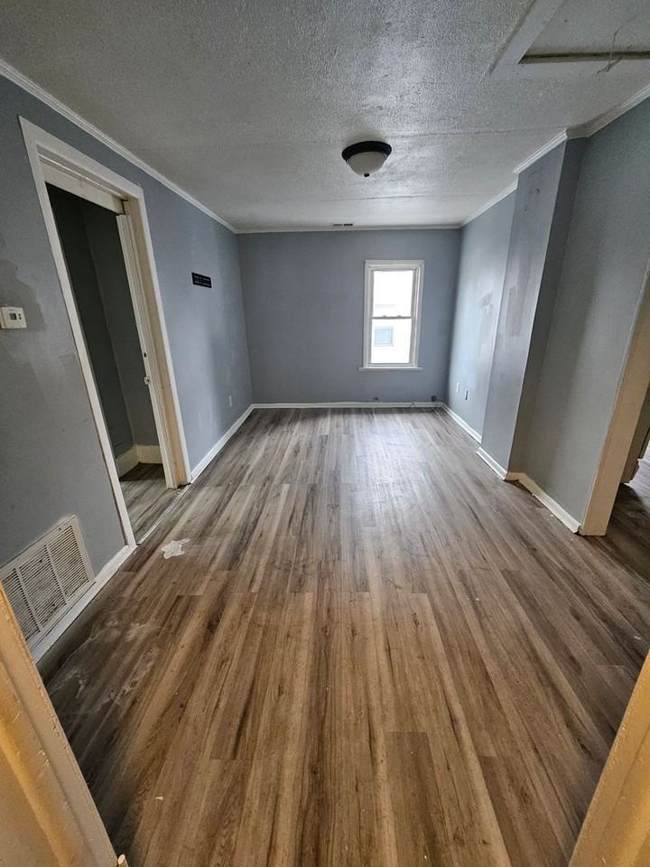 407 E 13th St #2 - Photo 2 of 7