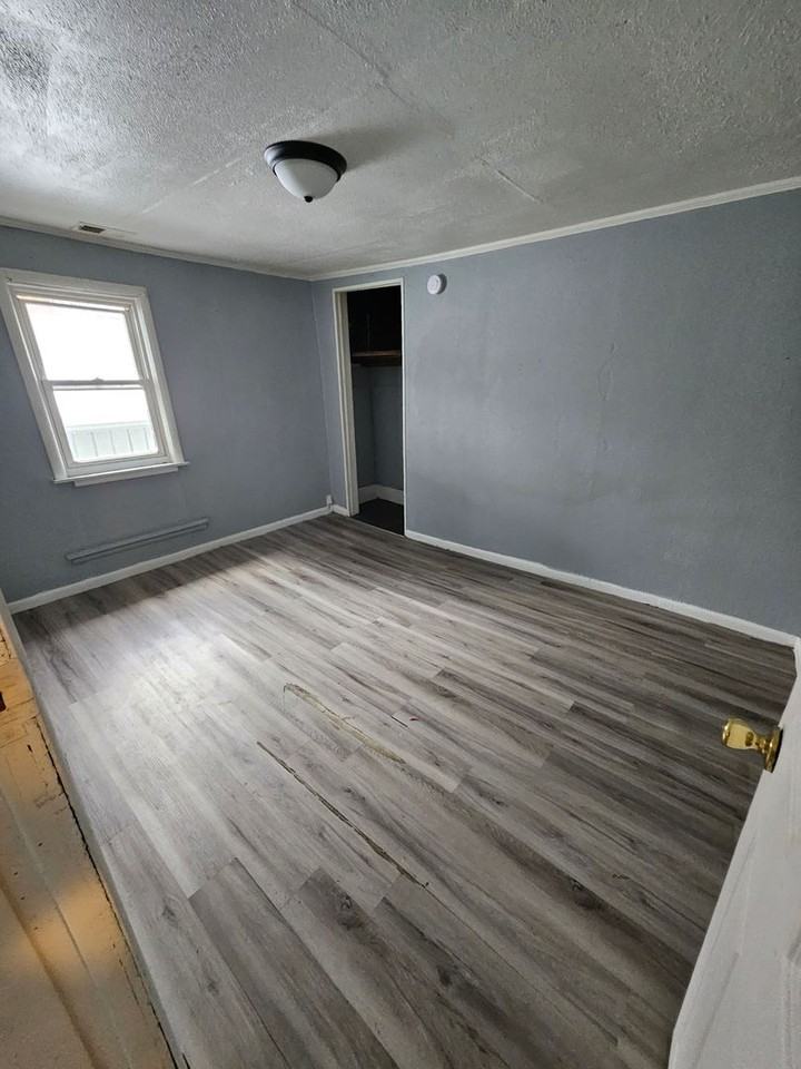 407 E 13th St #2 - Photo 4 of 7