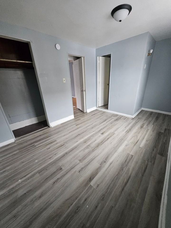 407 E 13th St #2 - Photo 5 of 7