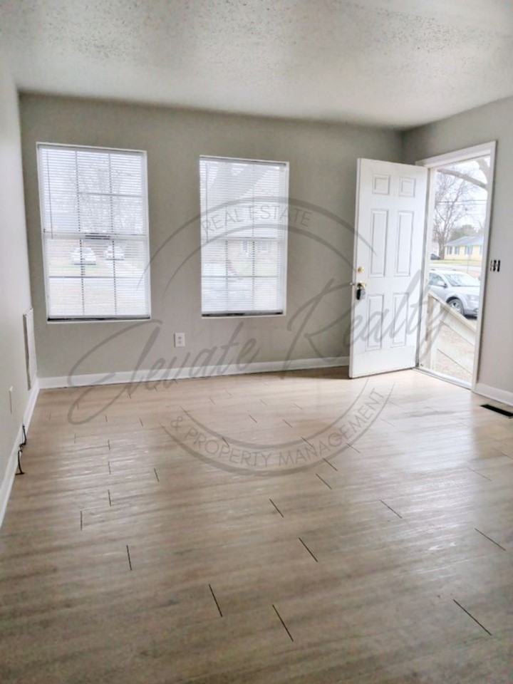 758 Scott Dr - Photo 2 of 12