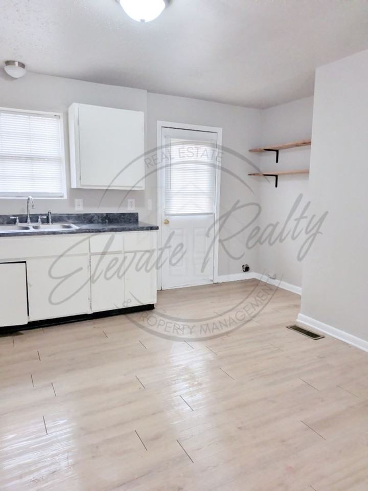 758 Scott Dr - Photo 5 of 12