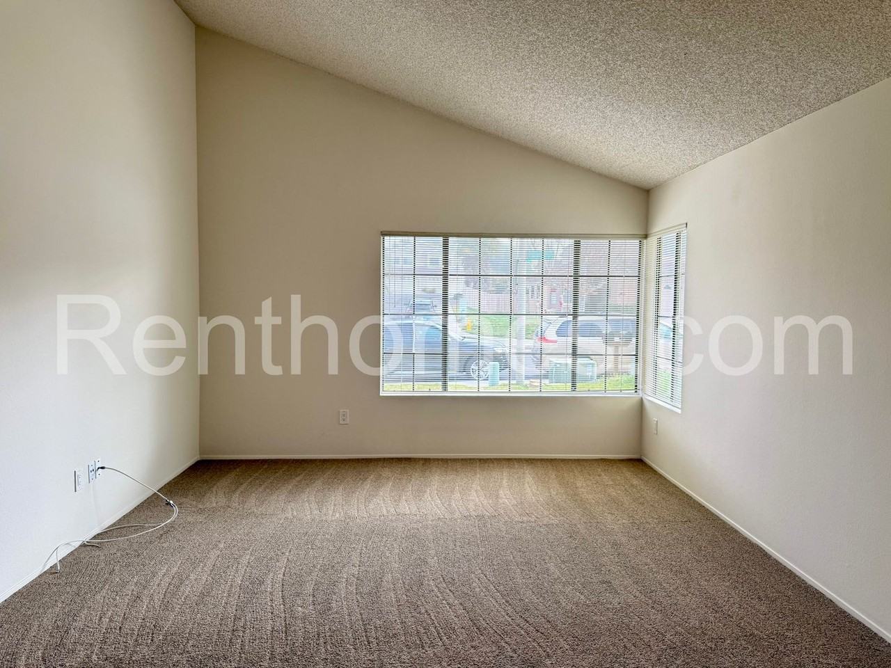 13546 Hike Ln - Photo 2 of 26