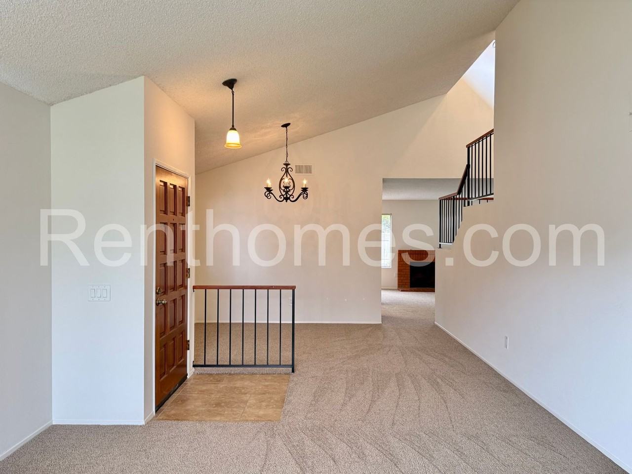 13546 Hike Ln - Photo 3 of 26