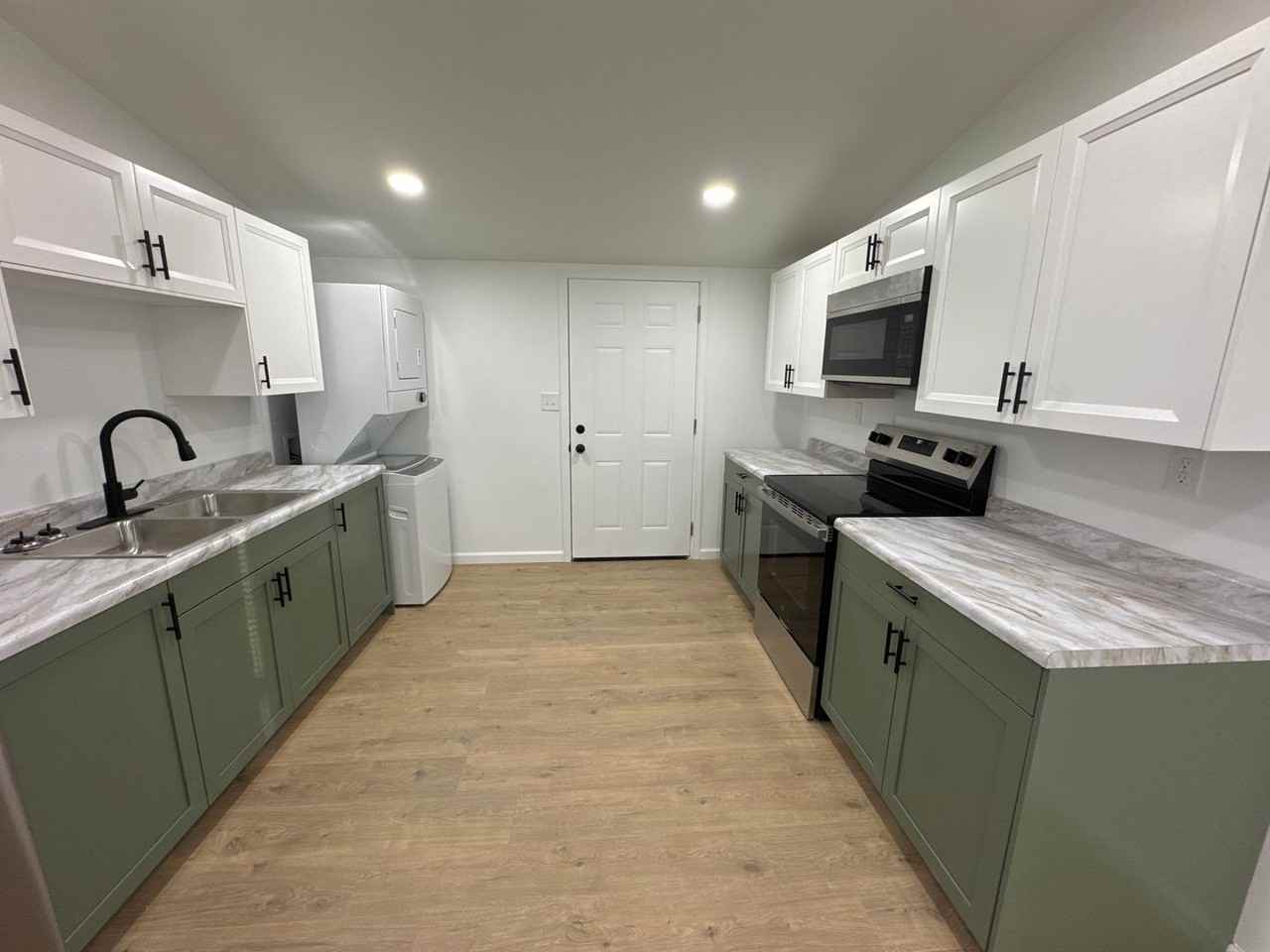 3010 Virginia St - Photo 7 of 22