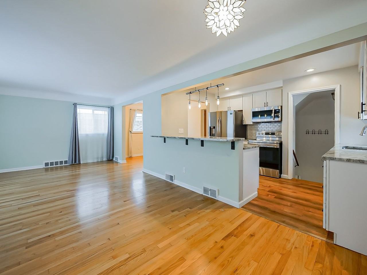 203 Pare St - Photo 7 of 50