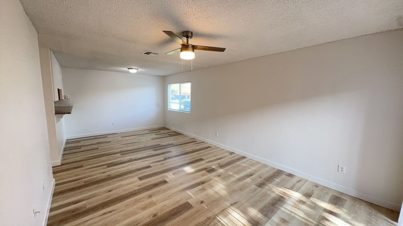 1625 Park Ln #20 - Photo 3 of 20