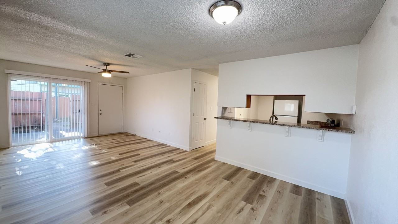 1625 Park Ln #20 - Photo 5 of 20