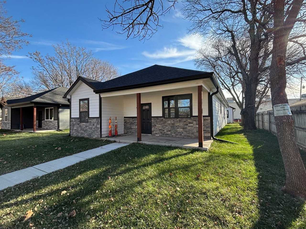 617 Yuma St - Photo 3 of 44