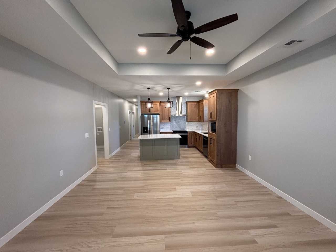 617 Yuma St - Photo 6 of 44