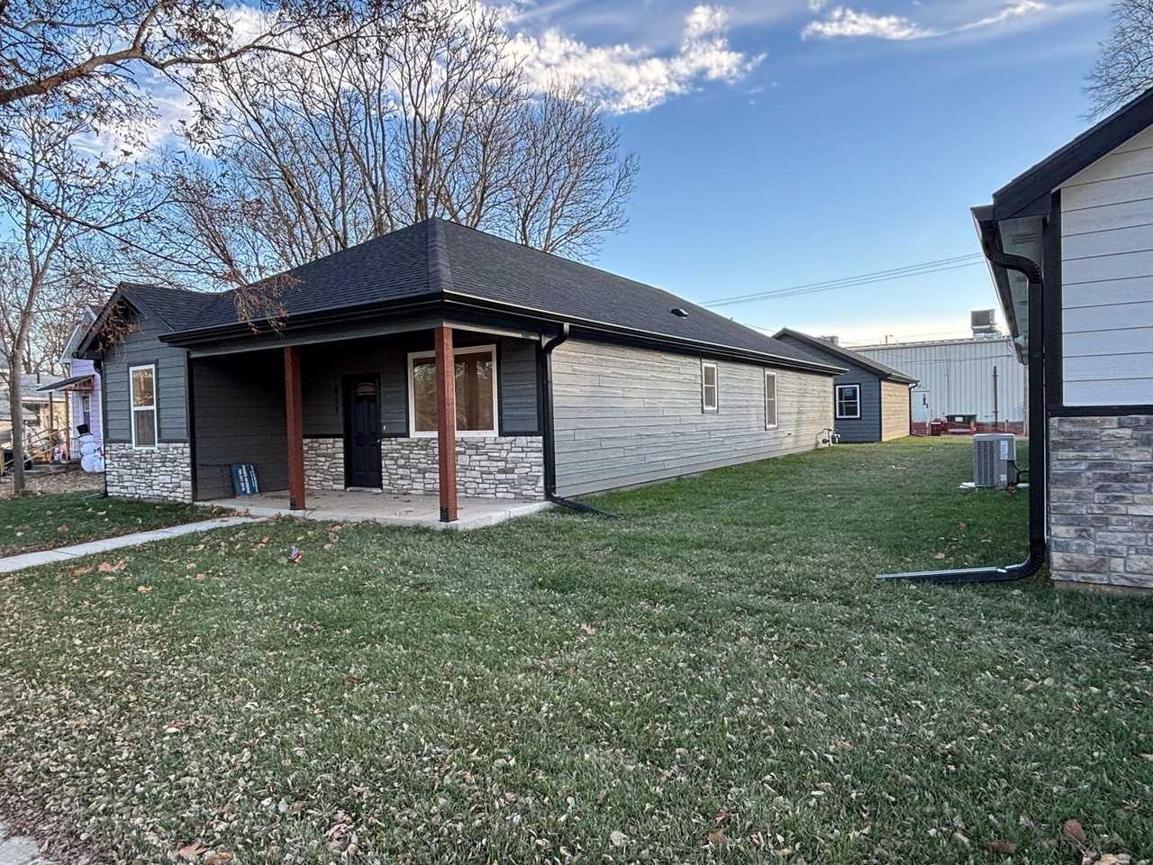 611 Yuma St - Photo 2 of 50