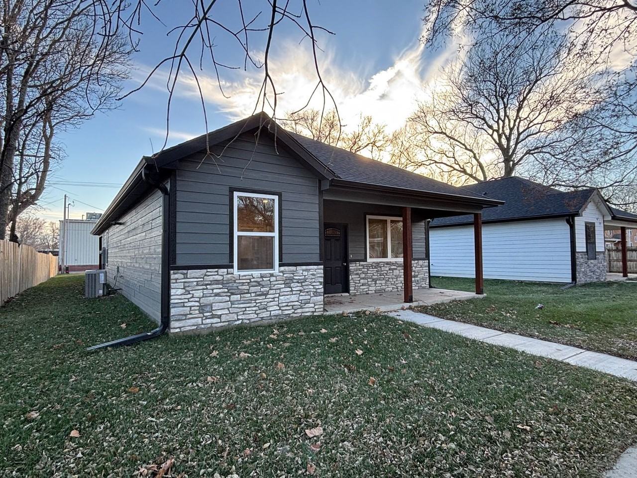 611 Yuma St - Photo 5 of 50