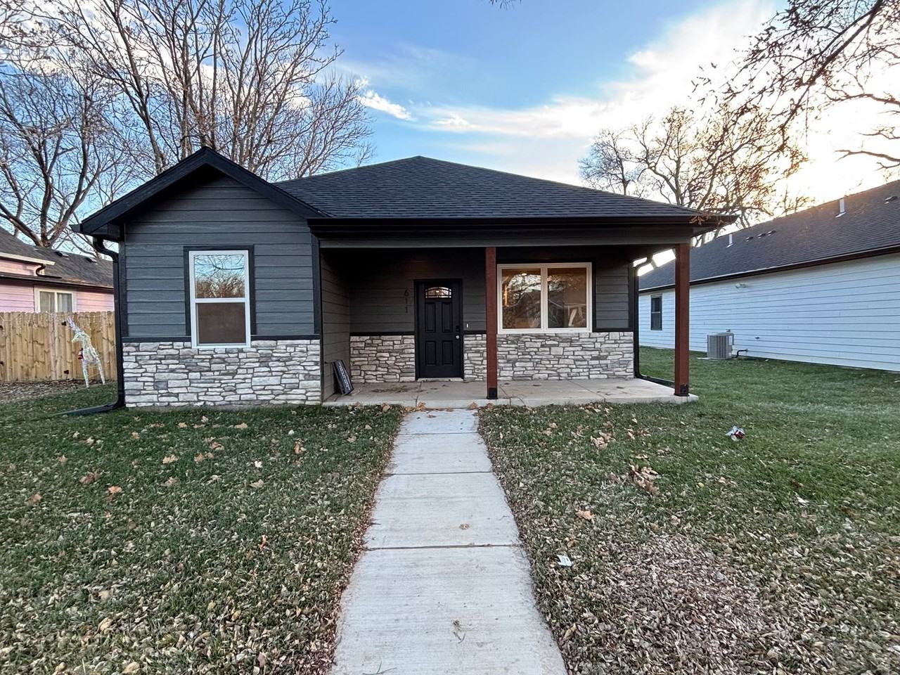 611 Yuma St - Photo 6 of 50