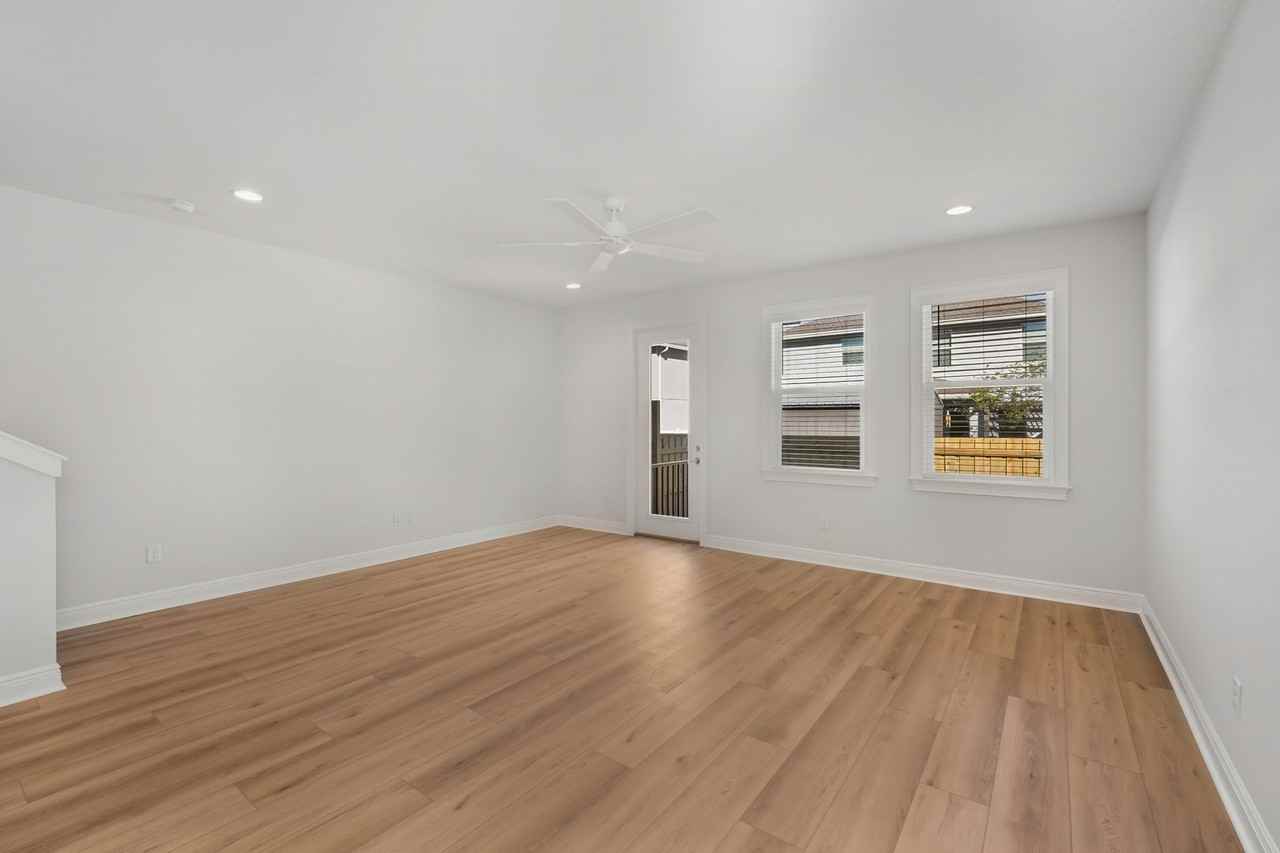 2409 W Fig St #1 - Photo 5 of 22