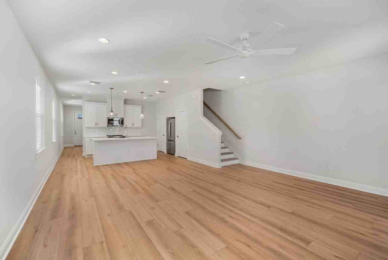 2409 W Fig St #1 - Photo 6 of 22
